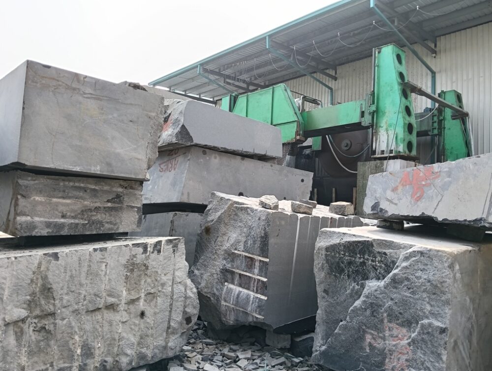 Raw Blocks – ARKS Granites
